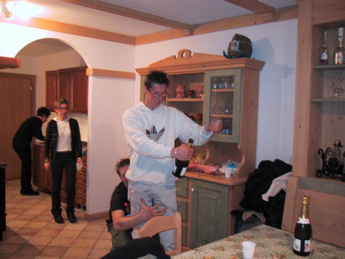 100-0032_IMG