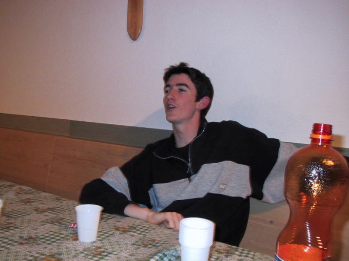 100-0076_IMG